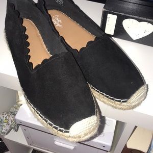 Crown Vintage black scalloped espadrilles